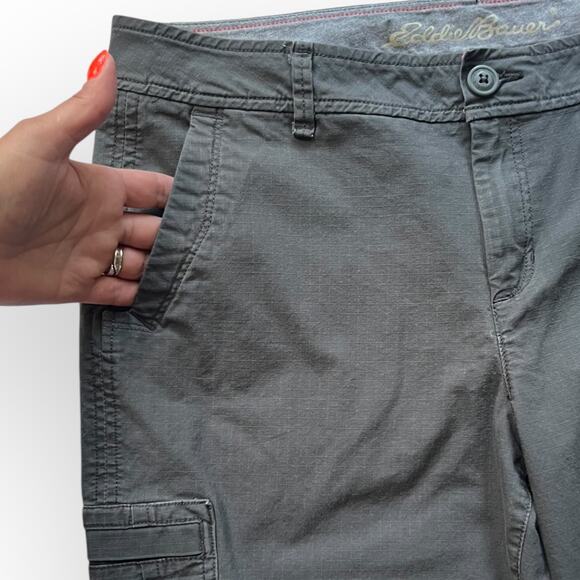 Eddie Bauer Women's Gray Lightweight Ripstop Slightly Curvy Crop Pants Size 10 - Picture 3 of 16